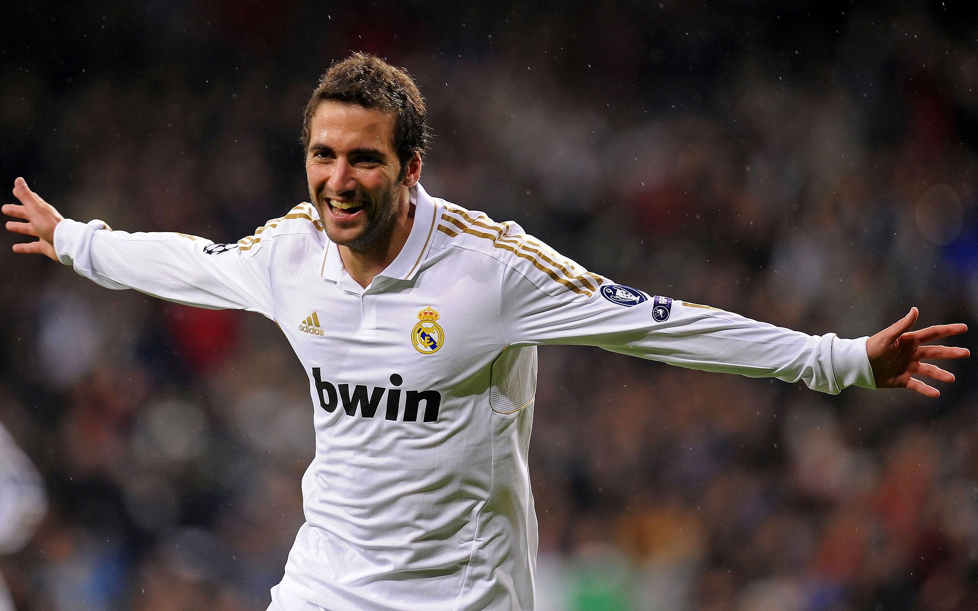 生态足球场建设逐步普及,打造绿色低碳运动环境,足球场建设实施方案